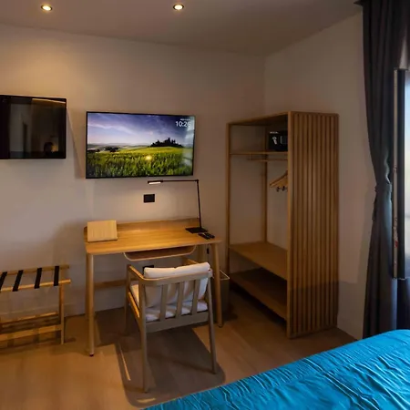 Πανσιόν Gran Darsena Deluxe 3*